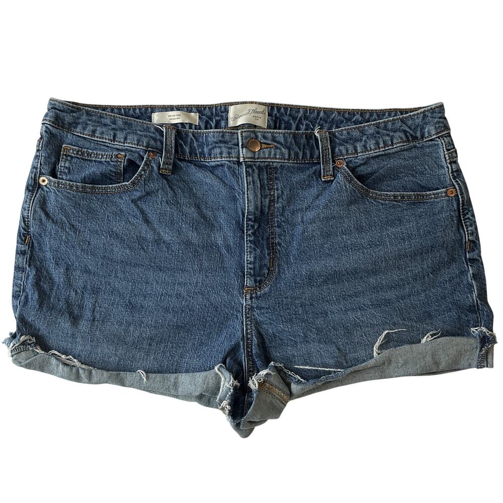 Universal Thread Women Shorts 16 Blue Denim Vintage Midi Casual Raw Hem 2"Inseam